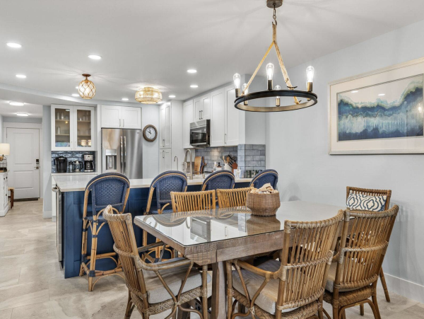 Family Friendly Complex in Sanibel Located on the Beach